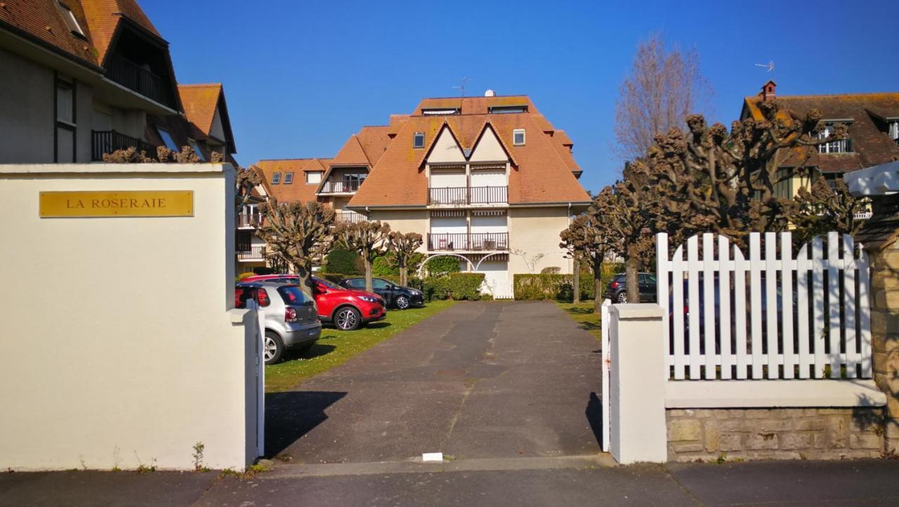 Charmant 2 Pieces A 5 Mn A Pied De La Mer Cabourg Exterior foto