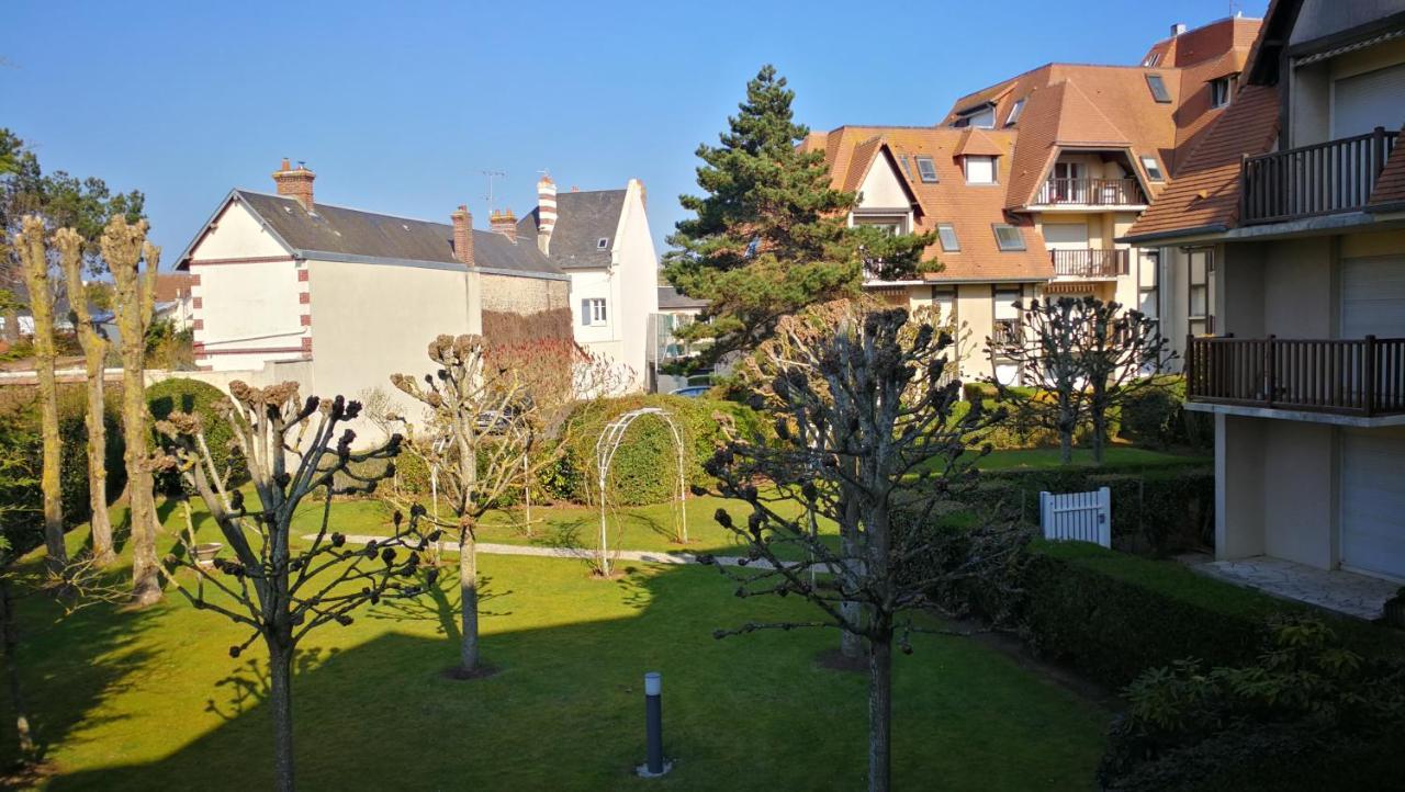 Charmant 2 Pieces A 5 Mn A Pied De La Mer Cabourg Exterior foto